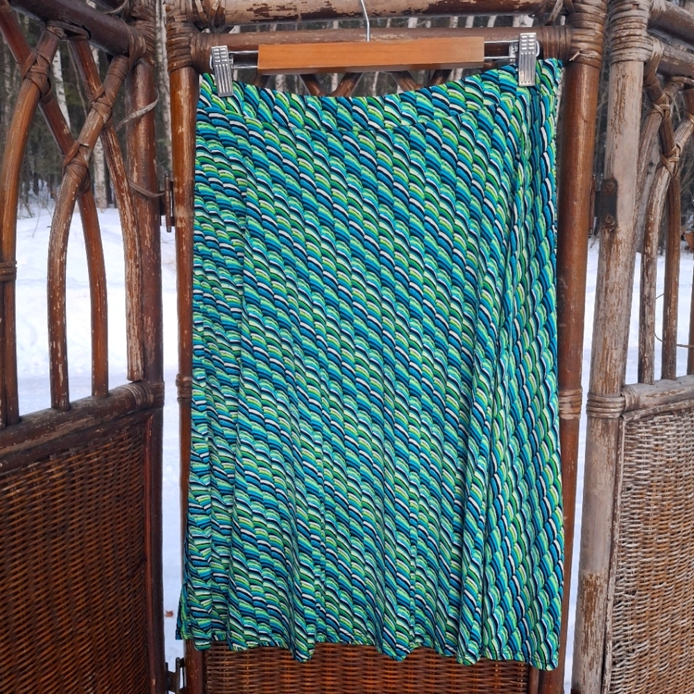 🍀3/15 Vibrant Patterned Skirt